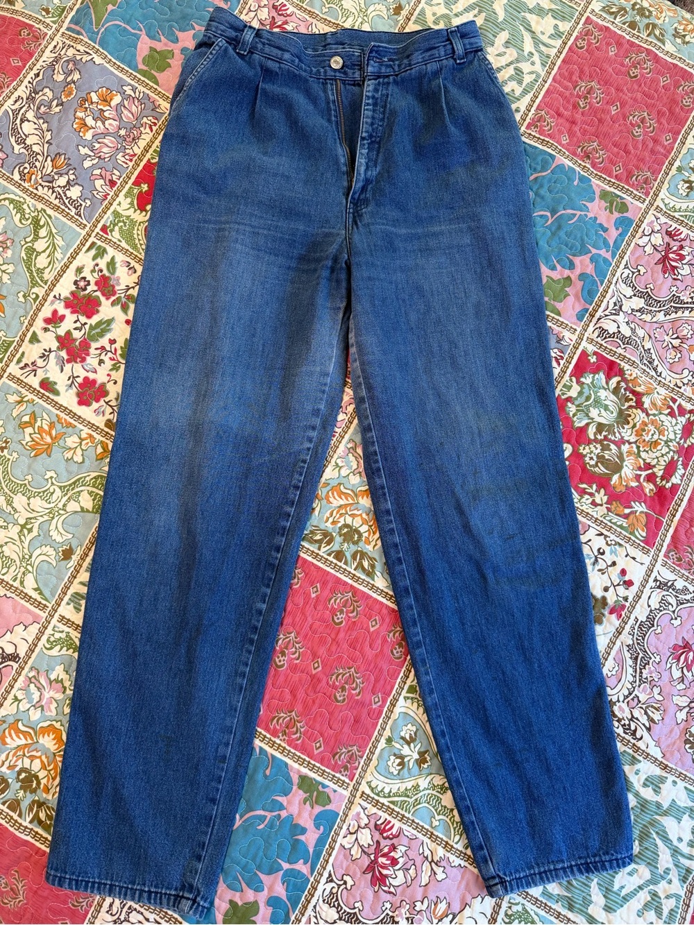 Vintage Levi's High Waisted Pleated Mom Jeans 32x30